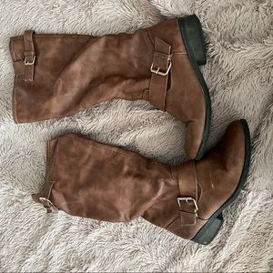 Brown buckle boots